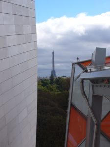 tour eiffel vue de la fondation LV