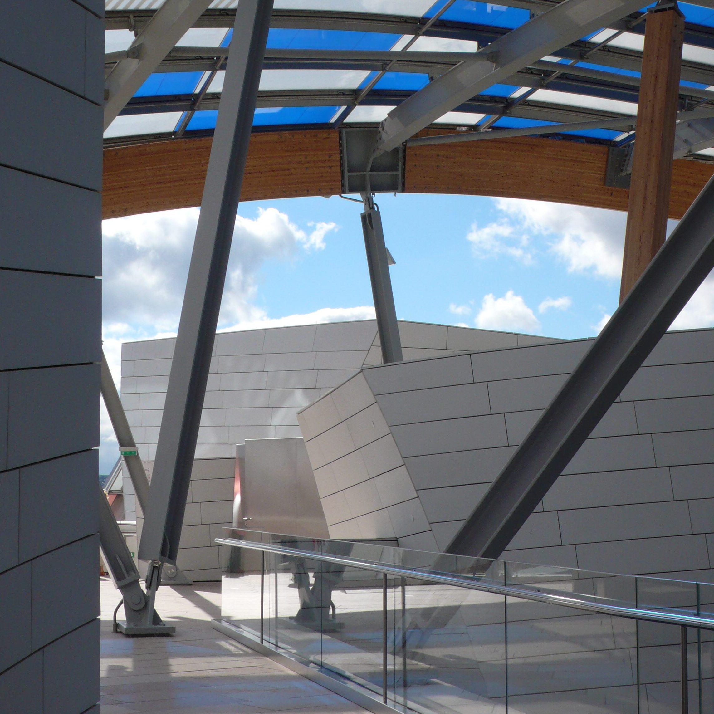 Foundation Louis Vuitton - The French Connections - CycleBlaze